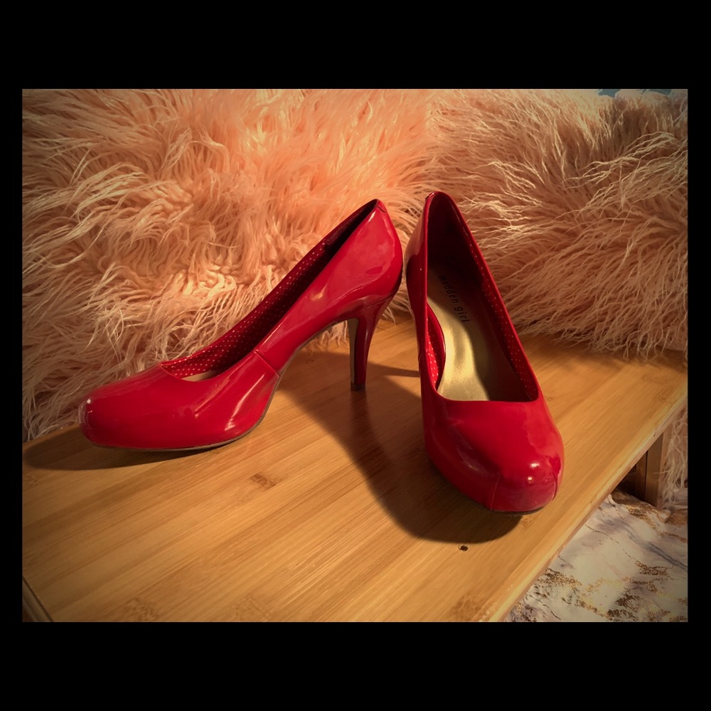 Sexy red pumps